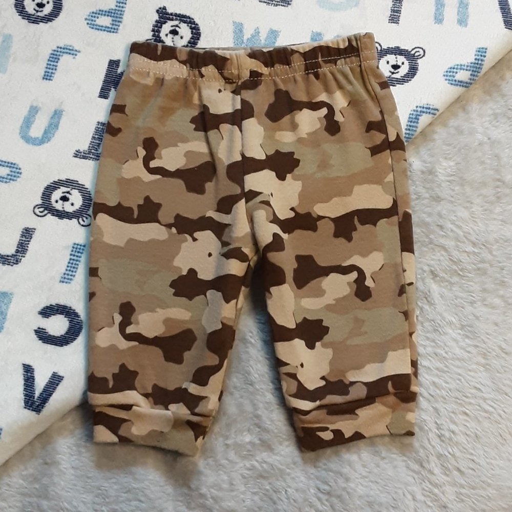 $1 | 0-3m | Camo-Print Baby Pants